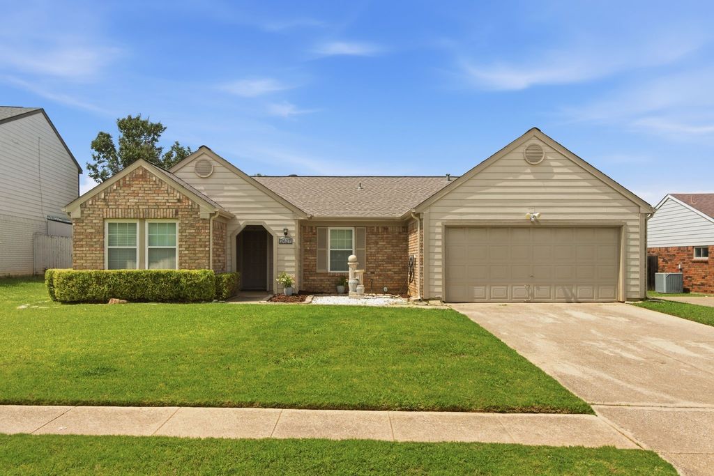2627 Bayberry Lane, Euless, TX 76039