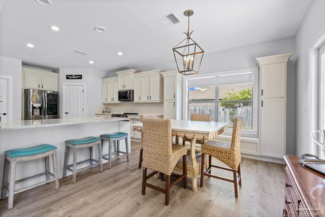 5528 Heatherton Rd, Milton, FL 32570