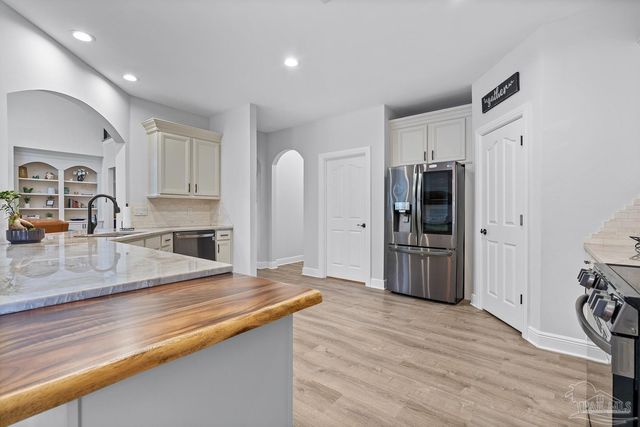 5528 Heatherton Rd, Milton, FL 32570