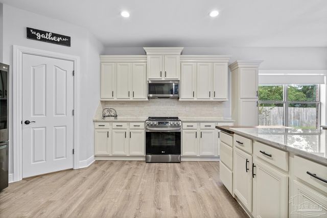 5528 Heatherton Rd, Milton, FL 32570