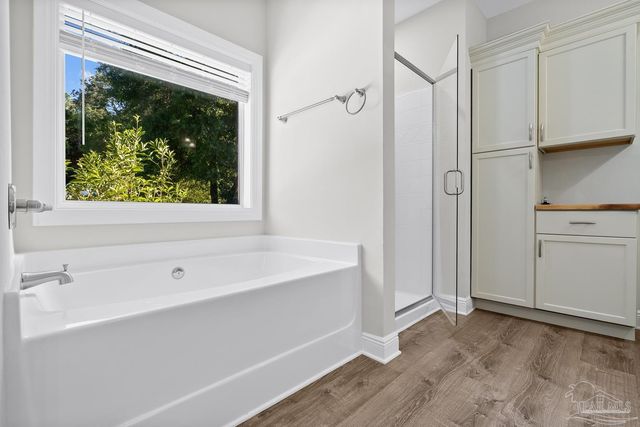 5528 Heatherton Rd, Milton, FL 32570