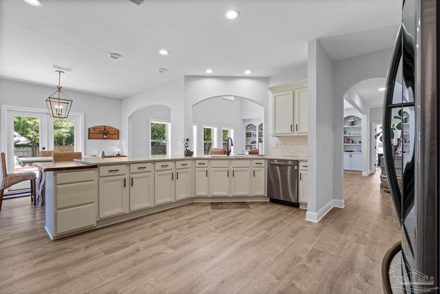 5528 Heatherton Rd, Milton, FL 32570