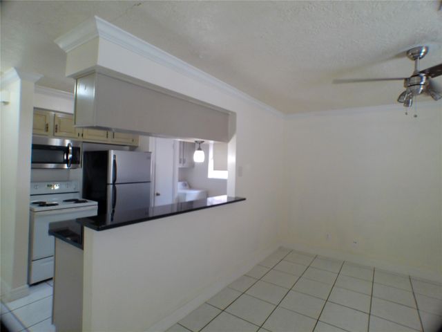 6350 Crestside Drive, Pasadena, TX 77505