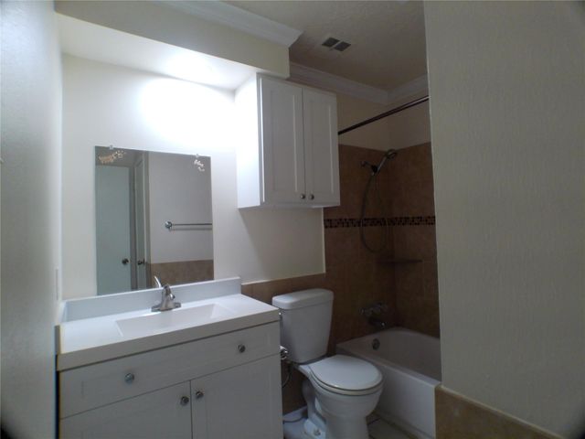 6350 Crestside Drive, Pasadena, TX 77505