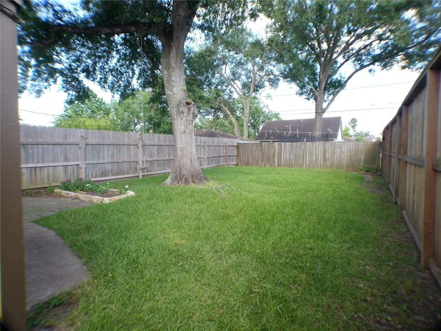 6350 Crestside Drive, Pasadena, TX 77505