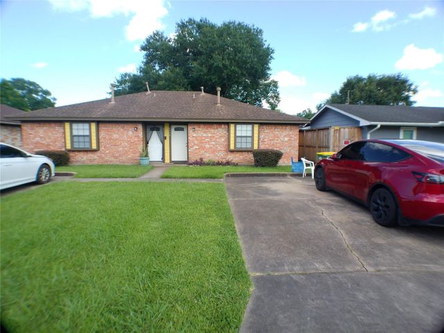 6350 Crestside Drive, Pasadena, TX 77505