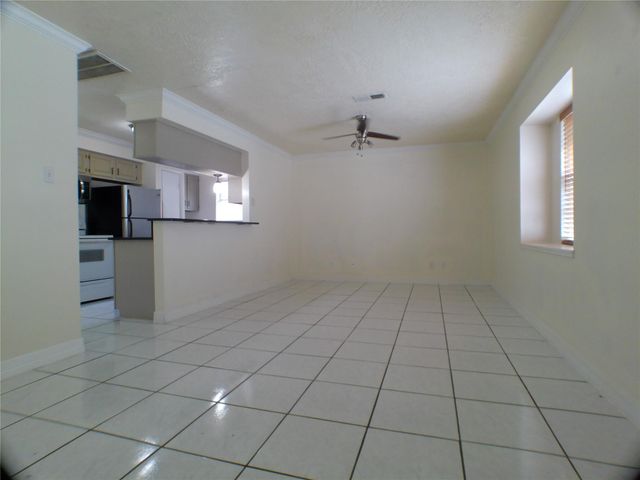 6350 Crestside Drive, Pasadena, TX 77505