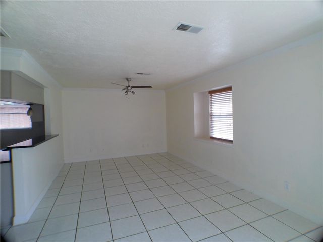6350 Crestside Drive, Pasadena, TX 77505