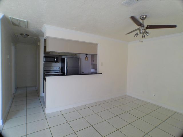 6350 Crestside Drive, Pasadena, TX 77505