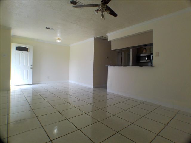 6350 Crestside Drive, Pasadena, TX 77505