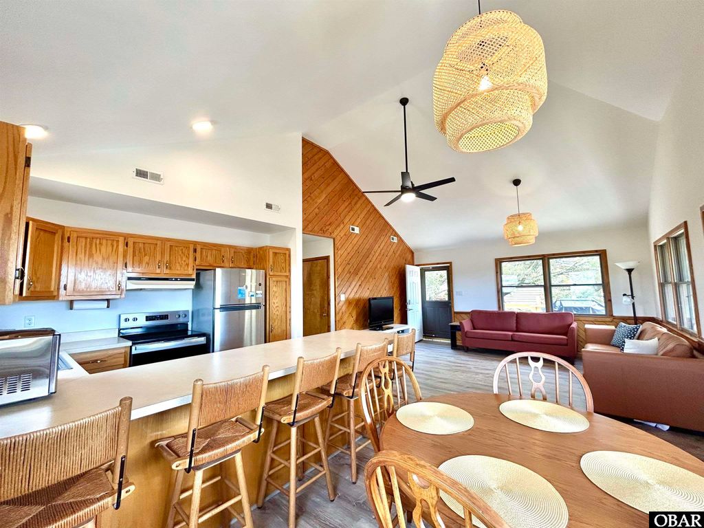 Image 3 of property listing at 100 E Landing Drive, Kill Devil Hills, NC 27948