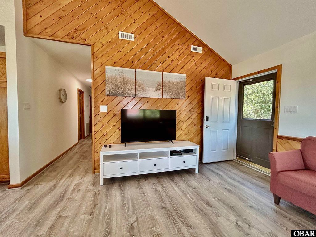Image 8 of property listing at 100 E Landing Drive, Kill Devil Hills, NC 27948