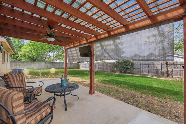 1917 Hurstview Drive, Hurst, TX 76054