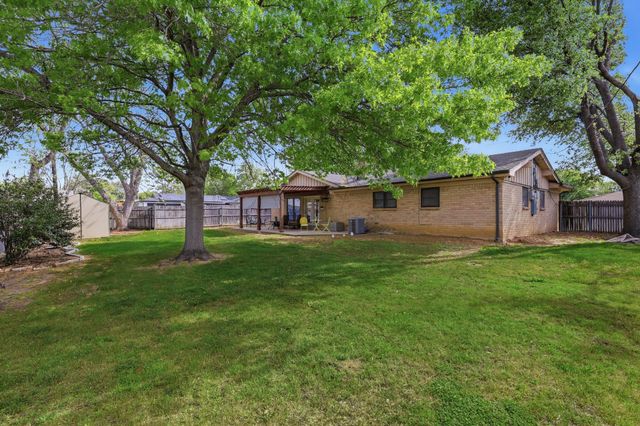 1917 Hurstview Drive, Hurst, TX 76054