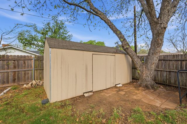 1917 Hurstview Drive, Hurst, TX 76054