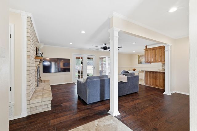 1917 Hurstview Drive, Hurst, TX 76054