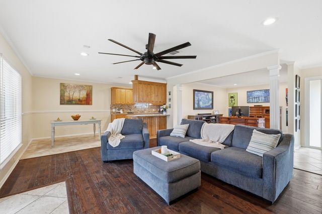 1917 Hurstview Drive, Hurst, TX 76054