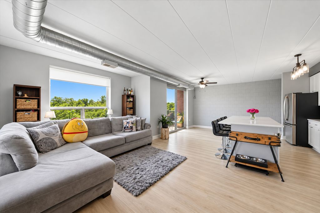 1100 W Montrose Avenue 502, Chicago, IL 60613 — photo 2