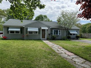 6 Sherwood Avenue, Warwick, RI 02888