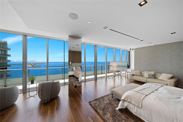 1300 Brickell Bay Dr 4401, Miami, FL 33131