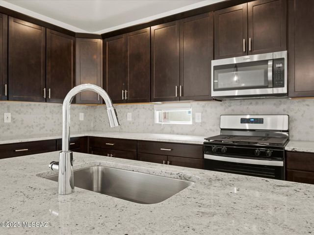 12654 E Remi Drive, Vail, AZ 85641