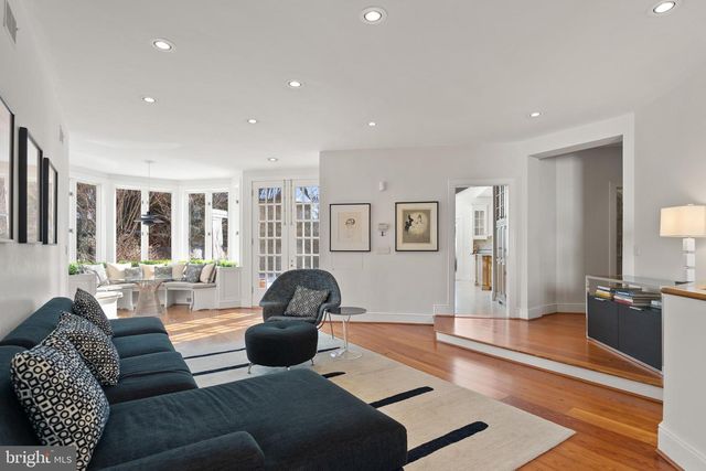 4347 HAWTHORNE ST NW, Washington, DC 20016
