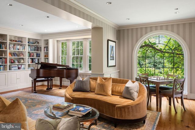 4347 HAWTHORNE ST NW, Washington, DC 20016