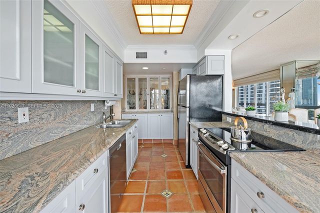 19101 NE 36th Ct 1412, Aventura, FL 33180