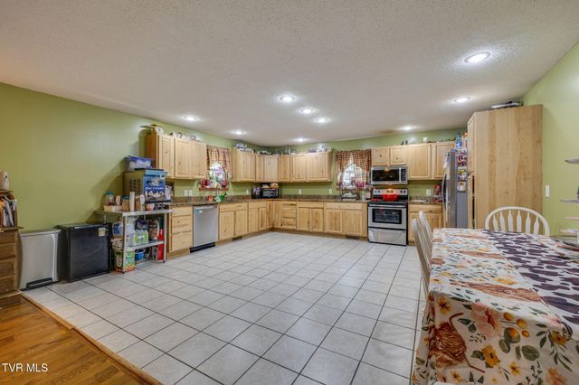 437 Neal Drive, Bluff City, TN 37618