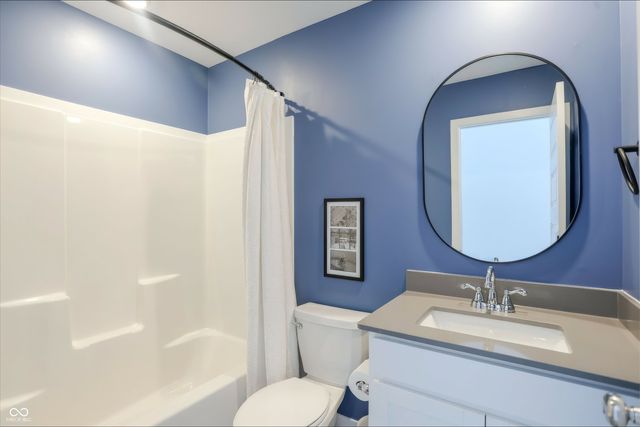 6672 Sugar Creek Lane, Whitestown, IN 46075