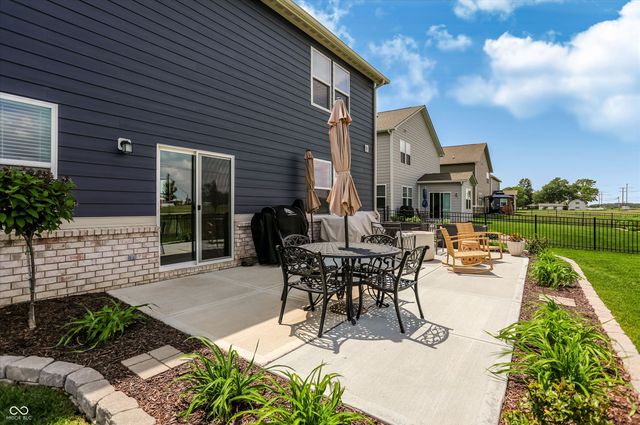 6672 Sugar Creek Lane, Whitestown, IN 46075