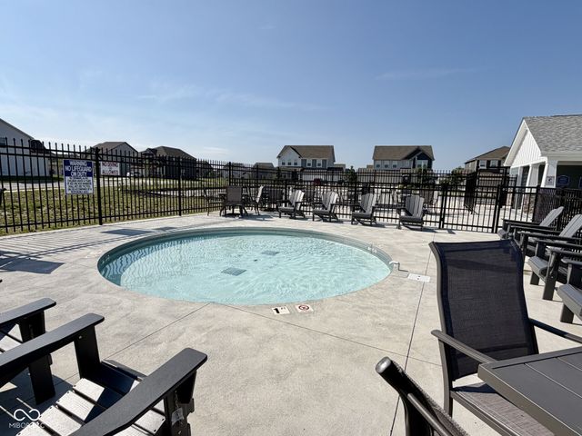 6672 Sugar Creek Lane, Whitestown, IN 46075
