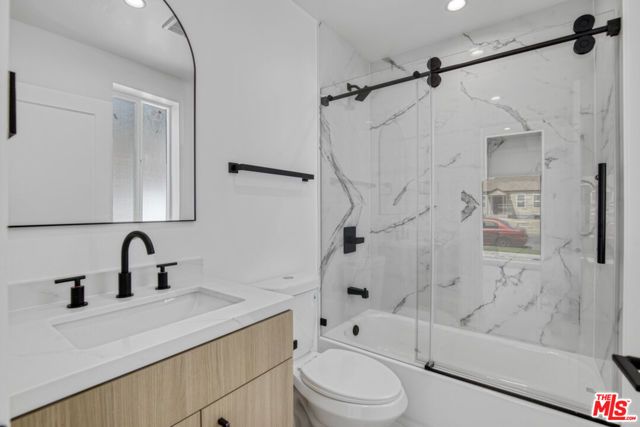 10826 Hesby Street, North Hollywood (los Angeles), CA 91601