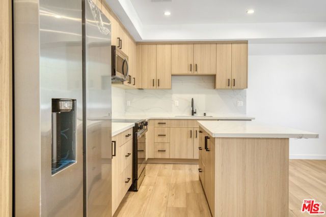 10826 Hesby Street, North Hollywood (los Angeles), CA 91601