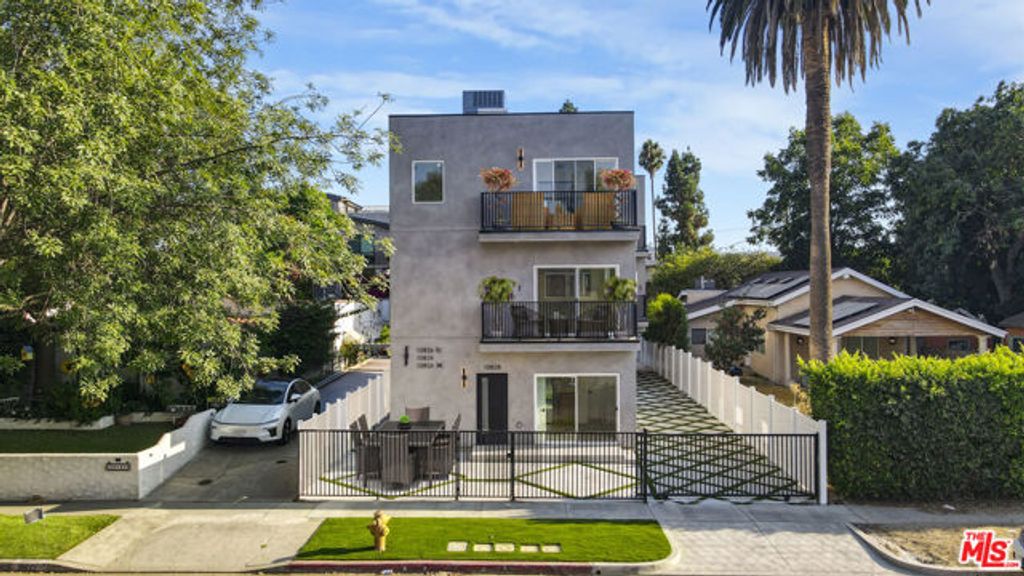10826 Hesby Street, North Hollywood (los Angeles), CA 91601