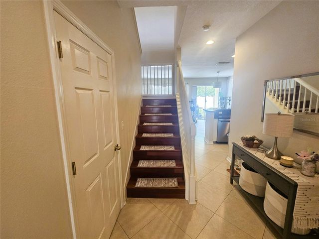 8148 STONE LEAF LANE, Tampa, FL 33647