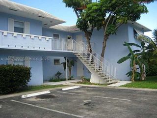 7550 SW 82nd St F204, Miami, FL 33143