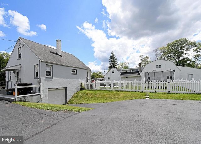 2108 N LINE ST, Lansdale, PA 19446