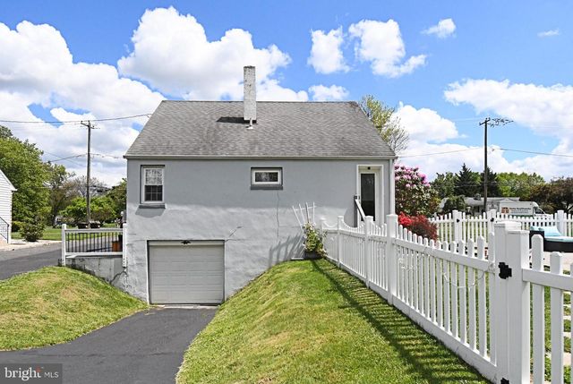 2108 N LINE ST, Lansdale, PA 19446