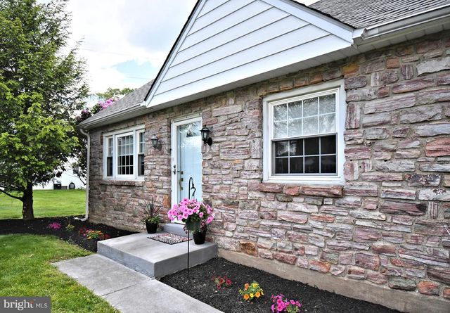 2108 N LINE ST, Lansdale, PA 19446