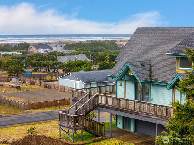 31102 J PLace, Ocean Park, WA 98640