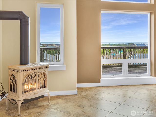 31102 J PLace, Ocean Park, WA 98640