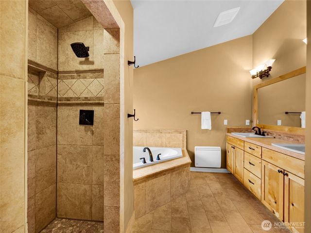 31102 J PLace, Ocean Park, WA 98640