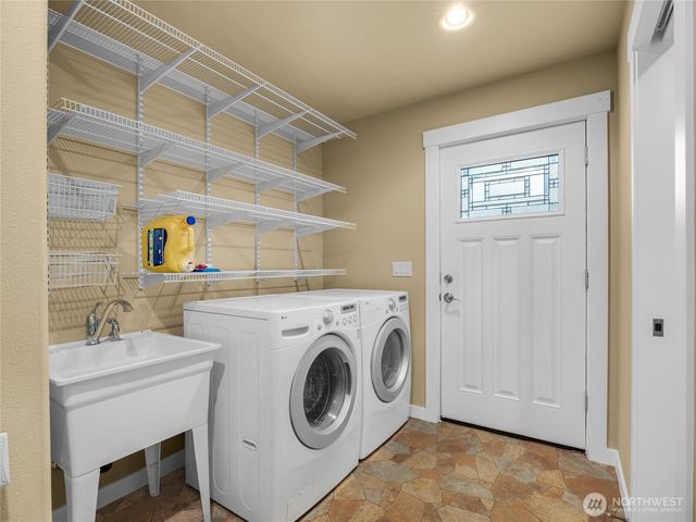 31102 J PLace, Ocean Park, WA 98640