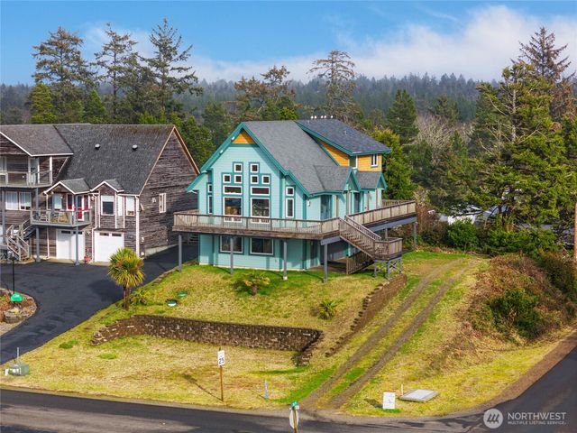 31102 J PLace, Ocean Park, WA 98640