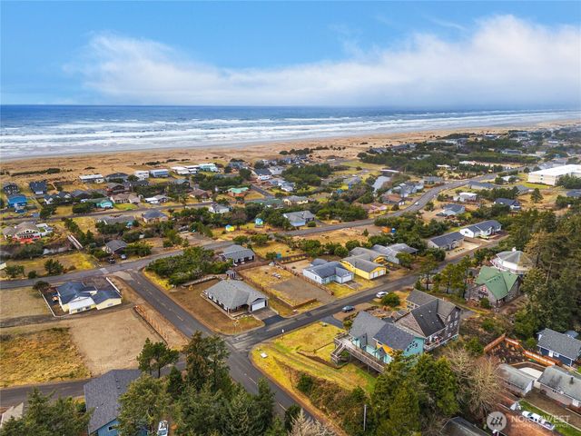 31102 J PLace, Ocean Park, WA 98640