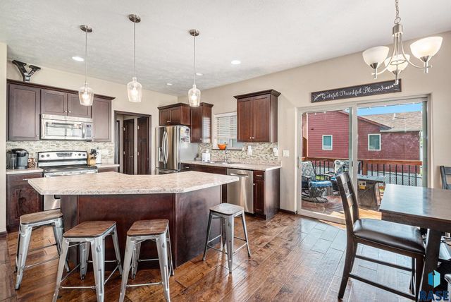 1015 N Cole Ave Avenue, Tea, SD 57064