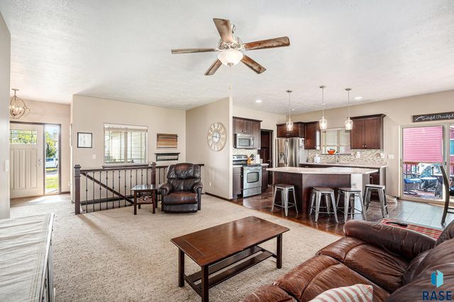 1015 N Cole Ave Avenue, Tea, SD 57064