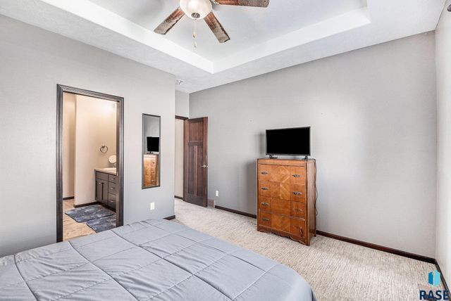 1015 N Cole Ave Avenue, Tea, SD 57064