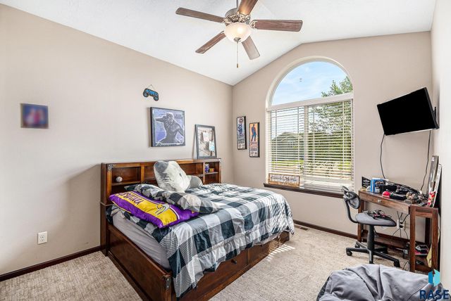 1015 N Cole Ave Avenue, Tea, SD 57064